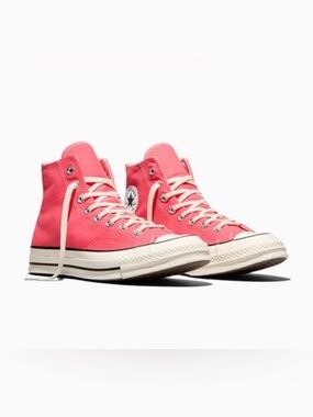 Converse High Top Sneakers in pink, size 8.5, NIB